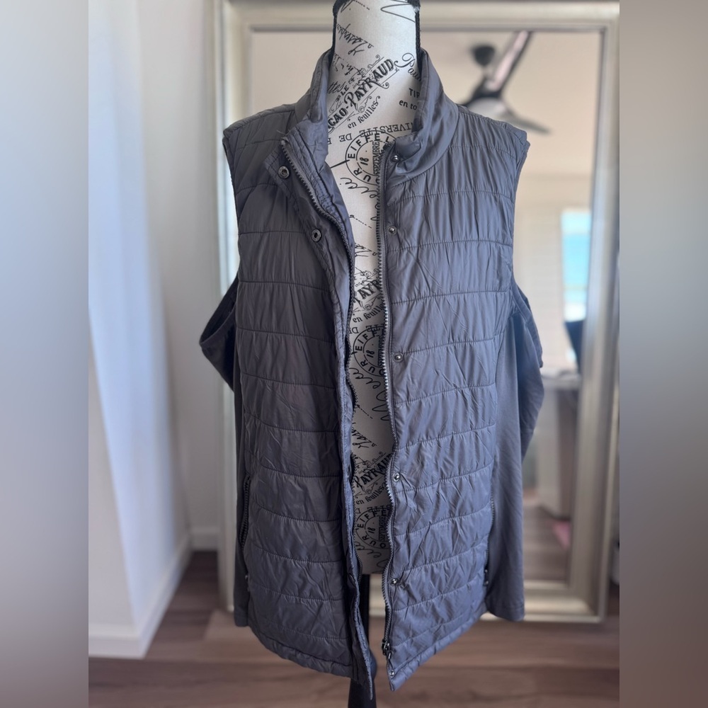 Maurice’s Grey Lightweight Puffer Zip Up Vest Jacket Women’s - Picture 6 of 12